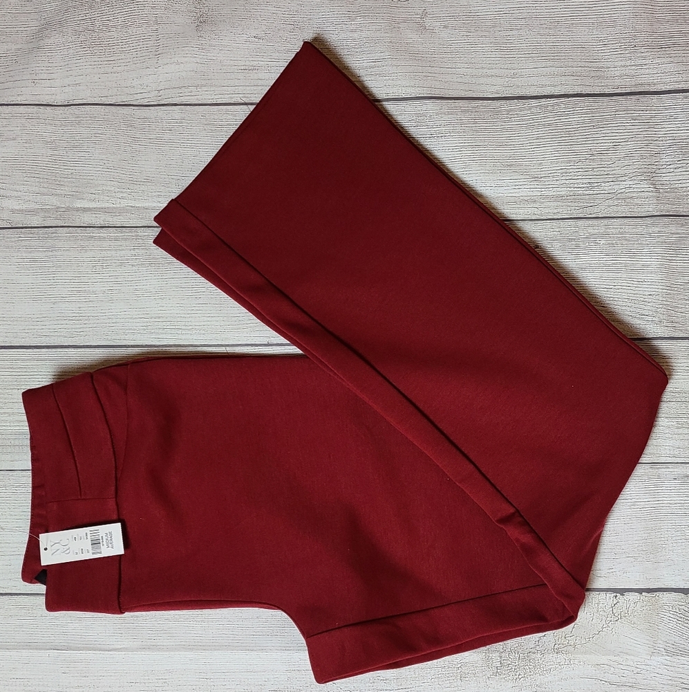 NEW YORK & CO *NWT* SIZE MEDIUM. Red Pants